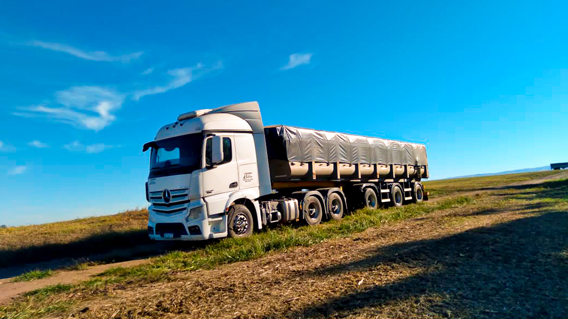 BATEA EN CAMPO TRANSPORTE BELEN SRL