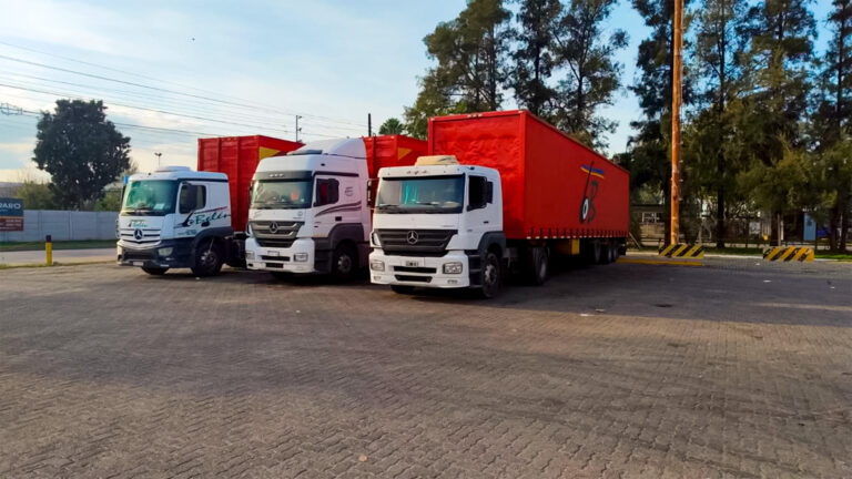 Camión SIDER Transporte Belén SRL en ruta Córdoba - Buenos Aires